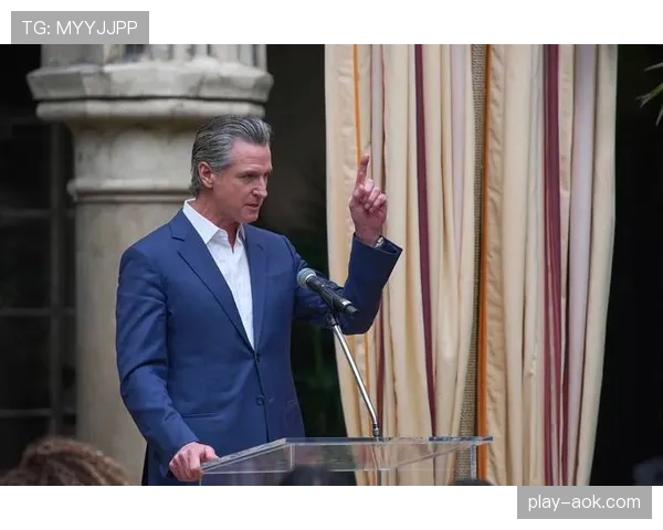 明尼苏达州移民执法冲突，特朗普指责州长煽动叛乱