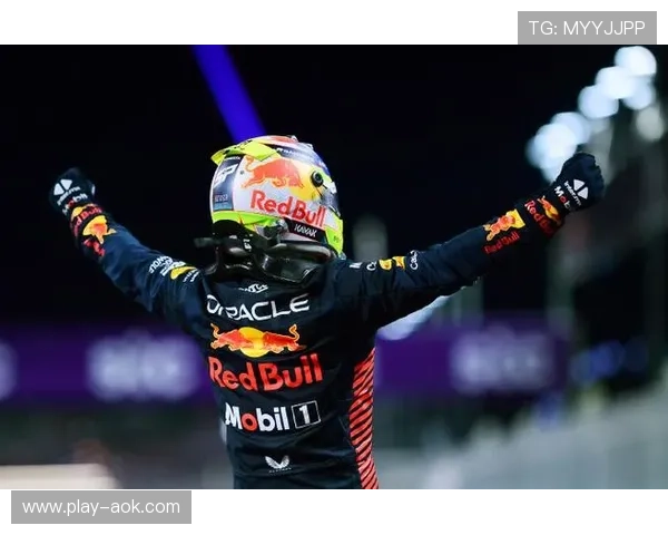 新加坡夜赛：佩雷兹为凯迪拉克车队赢得历史首个积分