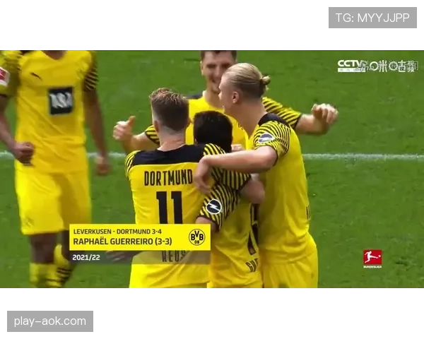 特写:职业生涯最后一季,罗伊斯在主罚任意球前的专注神情 特写:职业生涯最后一季,罗伊斯在主罚任意球前的专注神情